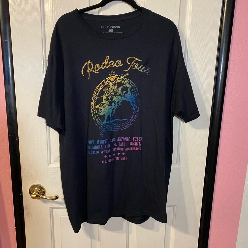 Fashion nova tee
